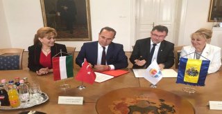 Adana ve Debrecen kardeş şehir oldu