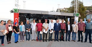EN GÜZEL ZEYTİNLER TİRİLYE’DE GÖRÜCÜYE ÇIKTI