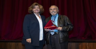 Perde çocuk ve gençler için açıldı