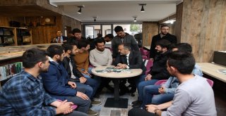 Üniversitelilerin kıraathane buluşması başladı