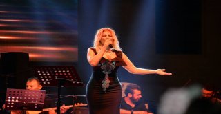 Mustafa Yıldızdoğan Ve Songül Karlı Tarsus'u Salladı
