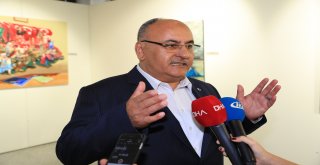 Başkan Hasan Can, Malazgirt Zaferi’ni Anma ve 14. Geleneksel Resim, Hikaye, Şiir Yarışması Ödül Töreni’nde Ulusal TV Kanallarının Canlı Yayın Konuğu Oldu