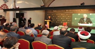 MEVLÜT UYSAL: 'VAKIF ESERLERİNİN ASLINA UYGUN OLARAK KULLANILMASI ÇOK ÖNEMLİ'
