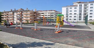 MUDANYA’DA PARKLAR GÜZELLEŞİYOR!
