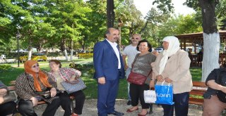 BAŞKAN TÜRKYILMAZ, TEKEL PARKI’NDAKİ VATANDAŞLARLA SOHBET ETTİ