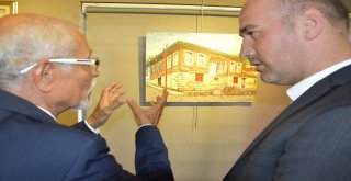 Balıkesir'in yetiştirdiği ressamlardan İsmail Kurtlak, önceki gün açtığı sergiyle eserlerini Balıkesirlilerle buluşturdu.