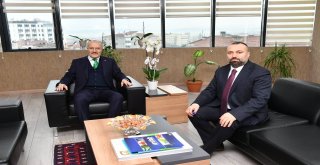 Balıkesir Büyükşehir'de Yeni Genel Sekreter Mustafa Küçükkapdan Oldu.