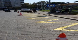 Salihli Otobüs Duraklarında Hummalı Çalışma