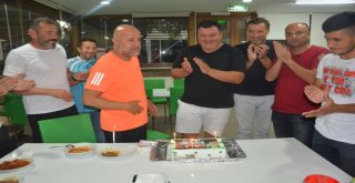 Teknik Direktör Levent Devrim'e Sürpriz Doğum Günü Kutlaması
