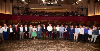 Başkan Karalar,  Çalışanlarının Bayramını Kutladı
