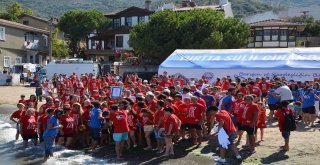 BAŞKAN HAYRİ TÜRKYILMAZ, 460 GÖNÜLLÜ İLE MUDANYA’NIN ADINI GUINNESS REKORLAR KİTABINA YAZDIRDI