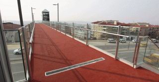 Gebze’ye modern yaya köprüsü