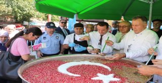 Karaköy'de Ağızlar Aşureyle Tatlandı