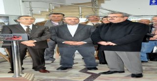 Köy okullarının halini fotoğraflar ile sergiledi