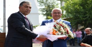 Büyükşehir Tarsus Hali'nde Esnafın Yaralarını Sardı