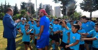 Büyükşehir Belediyesi Yaz Futbol Okulu Başkan Sözlü’nün Başlama Vuruşu İle Açıldı