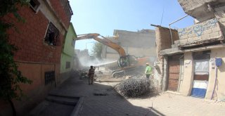 SÖZ VERDİK YAPIYORUZ: TEKKE DE YIKIM DEVAM EDİYOR