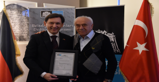 Başkan Hazinedar Görevi Devretti!