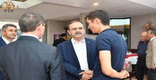 Bizim Babamız Yok. Babam Olsa Ancak Bu Kadar İlgilenirdi
