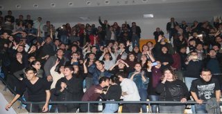 3 Ocak Coşkusu Hande Yener Konseriyle Taçlandı