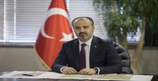 Görkemli meydanla şehitlere vefa