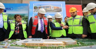 MEVLÜT UYSAL: 'DÜNYA GENÇLİĞİNE HİZMET ETMEYE HAZIRIZ'