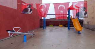YALIÇİFTLİK MAHALLESİ’NDE ÇOCUKLARIN PARK İSTEĞİ GERÇEK OLDU