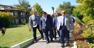 500 BİN YAVRU SAZAN İZNİK GÖLÜ İLE BULUŞTU