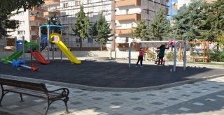 MUDANYA’DA PARKLAR GÜZELLEŞİYOR!