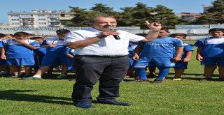 BAŞKAN TÜRKYILMAZ, DİNÇ SPOR’UN MİNİKLERİNE SERTİFİKALARINI VERDİ
