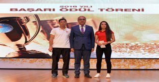Büyükşehir'den Başarılı Sporculara 664 Bin 950 TL Ödül