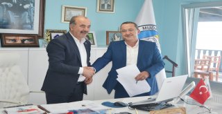 MUDANYA’DA KULLANILMIŞ GİYSİ VE AYAKKABILAR KUMBARAYA