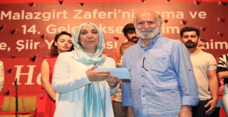 Ümraniye Belediyesi’nin Malazgirt Zaferi’ni Anma ve 14. Geleneksel Resim, Hikaye ve Şiir Yarışmaları Ödül Töreni Yoğun Katılımla Gerçekleşti