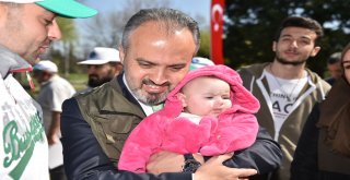 Başkan, sevgiye olta attı