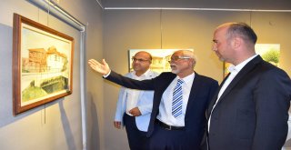 Balıkesir'in yetiştirdiği ressamlardan İsmail Kurtlak, önceki gün açtığı sergiyle eserlerini Balıkesirlilerle buluşturdu.