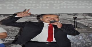 BAŞKAN TÜRKYILMAZ’DAN ANNELERE KARANFİL
