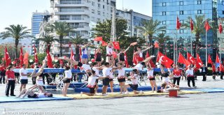 100. yıla yakışan coşku