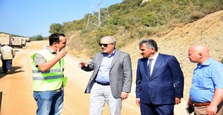 Balıkesir Büyükşehir Belediye Başkanı Zekai Kafaoğlu basın mensuplarıyla bir araya gelerek Balıkesir'de yapılan yol çalışmaları hakkında bilgiler verdi ve yerinde incelemelerde bulundu.