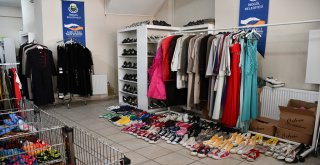 İnegöl Belediyesi’nden Yetim Çocuklara Bayram Sürprizi