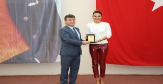 ÜNLÜLER, ENGELLİ TENİSÇİLERLE BİR ARAYA GELDİ