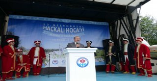 İslam âlemi bir ve beraber olmalı