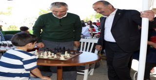 MUDANYA’NIN SOKAKLARINDA SATRANÇ VAR