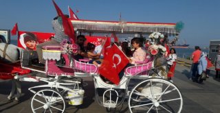 Büyükşehir Belediyesi'nden Samsunlulara Türk Bayrağı Hediyesi