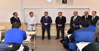 HAKKI DEMİR İMAM HATİP LİSESİ'NDE BAYRAK TÖRENİ