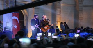 Nusaybinli Gençler Emre Aydın konseri ile coştu