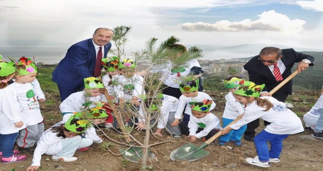 MİNİK ELLER FİDAN DİKTİ!