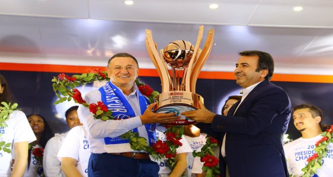 KUPA ZAFERİ COŞKUYLA KUTLANDI