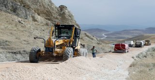 VAN DA ASFALTLAMA ÇALIŞMALARI DEVAM EDİYOR