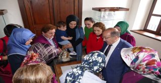 Başkan Gümrükçüoğlu, AK Parti İl Kadın Kolları üyelerini kabul etti