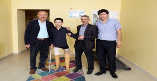 PROTEZLERİNE KAVUŞTU!